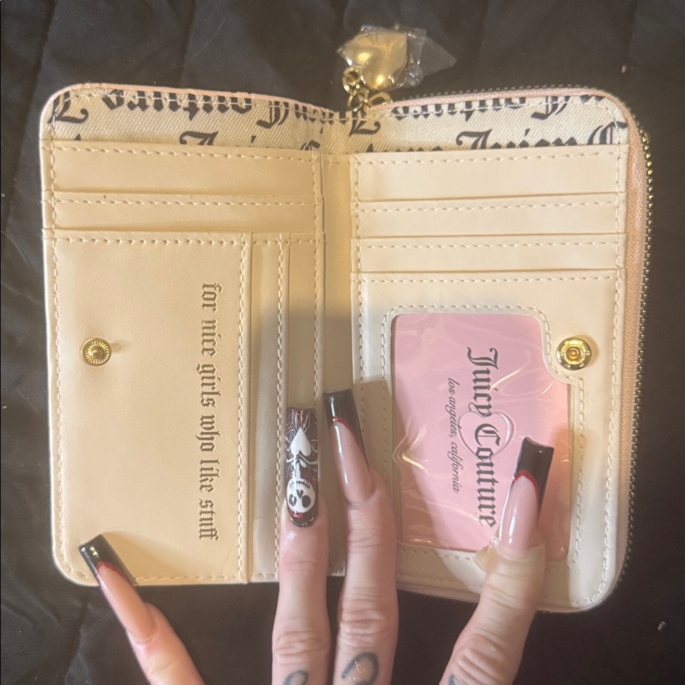 Juicy Couture Embossed Cream Wallet - Picture 4 of 6